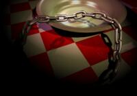 chain on a plate